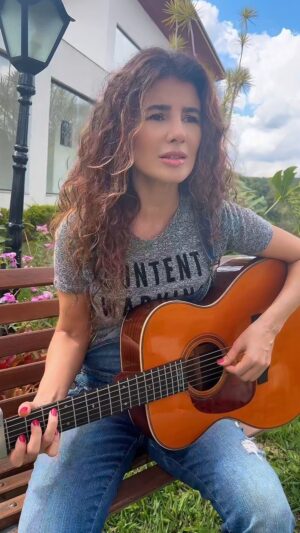 Paula Fernandes Instagram - Nunca mais… 
Meus encantos