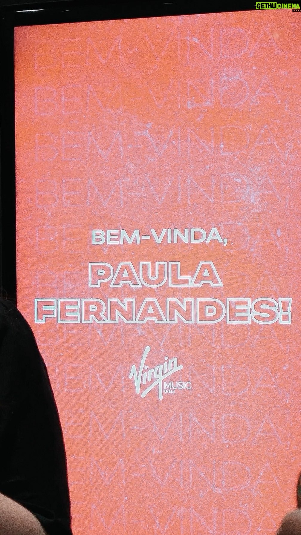 Paula Fernandes Instagram - Novo capítulo: Agora sou parte da família Virgin, o braço da Universal! 🚀 Animada com essa fase de maior autonomia e possibilidades no meu trabalho. Jeito de Mato, @jeitodematoproducoes, além de ser escritório e editora, a partir de agora, será também gravadora. Podendo incentivar a carreira de outros artistas e diversificar ainda mais minha atuação na música. 🎬 Quero todos vocês ao meu lado nessa jornada! ❤️ @virginmusicbrasil & @umusicbrasil 🎵