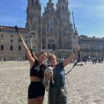 Paula Gonu Instagram – 1. las ganas que tenía de subir esta foto (perdón a los que os estoy haciendo spoiler)
2. manzanilla, cámara y marca del chaleco: mis mejores amigas de este viaje
3. cientos de mensajes así que explotan la barra de felicidad de mi personaje gracias🫶🏽
4. la coco después de los 20km no podía ni abrir los ojitos bebé
5. uno de mis momentos favoritos de todo el viaje: mi bañito a las 8h solita en gijón
6. prueba gráfica para que el médico de la rodilla de mi madre pueda echarle bronca
7. ainhoa
8. y mi casa me recibe con esta luz es que claro a quién tengo que darle las gracias??
9. a valeria y ari por ser dos de todas las personas que ofrecisteis la ayuda que podíais para que este momento pudiese hacerse realidad
10. pienso pasarme varios días en esta cocina haciéndome cosas ricas y utilizando mucho queso de arzúa