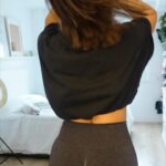 Paula Gonu Instagram - ✨me encanta mi pelo✨ si os soy sincera hay algunos clips que los he vuelto a grabar porque este cepillo ha estado en el chequito los últimos 30 días y no siempre me hago el chequito en las mejores circunstancias🥹 (los que veis cosas en youtube lo sabéis jj) a partir de ahora con 2 días a la semana es suficiente así que👌🏽 un poco de agua desmineralizada y palante, fácil y sin químicos pa tener el pelo más bonito y cuidado @rowenta_es #RowentaHairTherapist