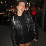 Paula Gonu Instagram – 1. primera noche en ny cuando pensábamos solo estaba nublado
2. ayer fue el día con peor calidad del aire de la historia aquí y es por unos incendios en Canadá💔
3. el hotel está en Chinatown y eso me hace feliz porque sales a la calle y solo hay restaurantes y supermercados con pintaza 
4. estoy intentando no comer gluten porque no sé aún nada de las pruebas y sigo notándome pesada (que lo intente no significa que lo consiga)
5. ese era el sol a las 6 de la tarde :(
6. restaurante al que fuimos a cenar que sale en sexo en Nueva York – gracias @hbomaxes 🫶🏽
7. no me gustan los caracoles pero untar pan en la salsa sí
8. pastelitos de una bakery monísima que tb sale en la serie (os subo luego resumen de todo en stories)
9. segundos antes del primer chequito en ny
10. confirmo
