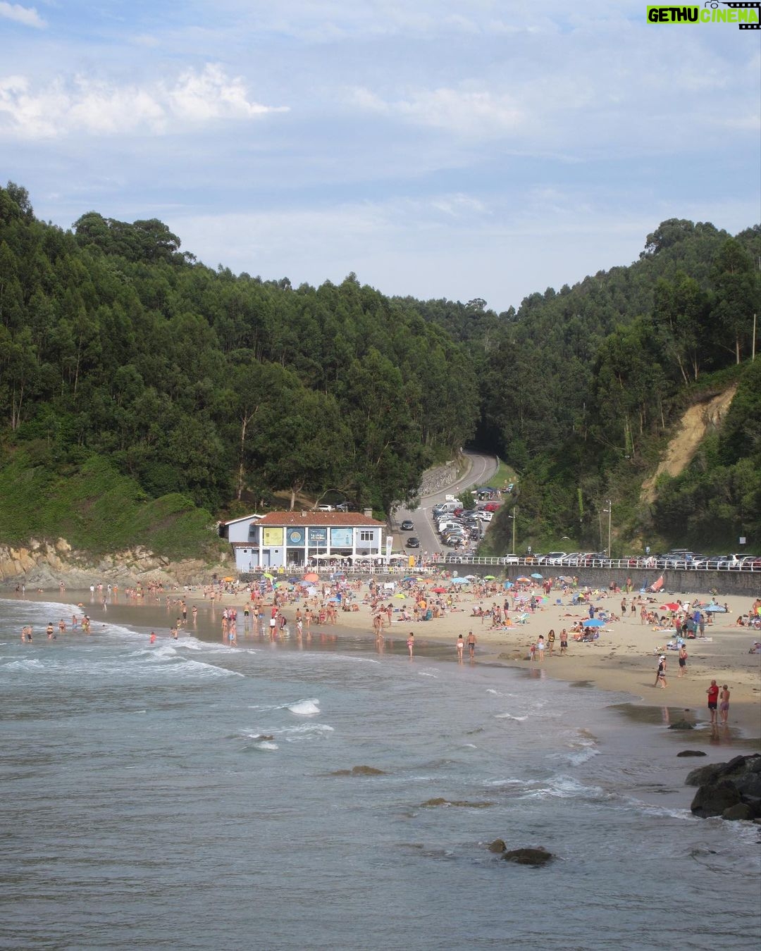 Paula Gonu - 117.2K Likes - fotillos reveladas de los últimos díassss
4. mi playa favorita de Asturias de momento
5. mi compañía favorita de Asturias de momento
6. dos estaban pochas
8. acabo de encontrar la foto en el mvl @ariswallow te adoro y adoro nuestros planes de no hacer absolutamente nada y sin culpa
10. se ha vuelto a lo que se suele llamar rutina :):