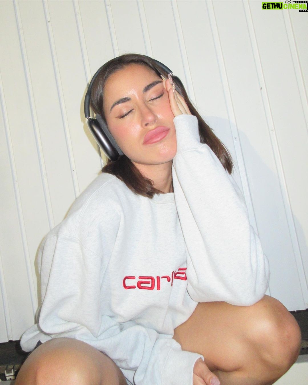 Paula Gonu - 138.2K Likes - mucha gente descontenta con la foto de perfil, pronto la cambio así que si tranquis que no volverán a pasar 9 años❤️