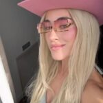Paula Gonu Instagram - nos gusta la versión barbie del personaje?? suuu la mejor valenciana con las brochas @anapaolamend y peluca de @famewigs