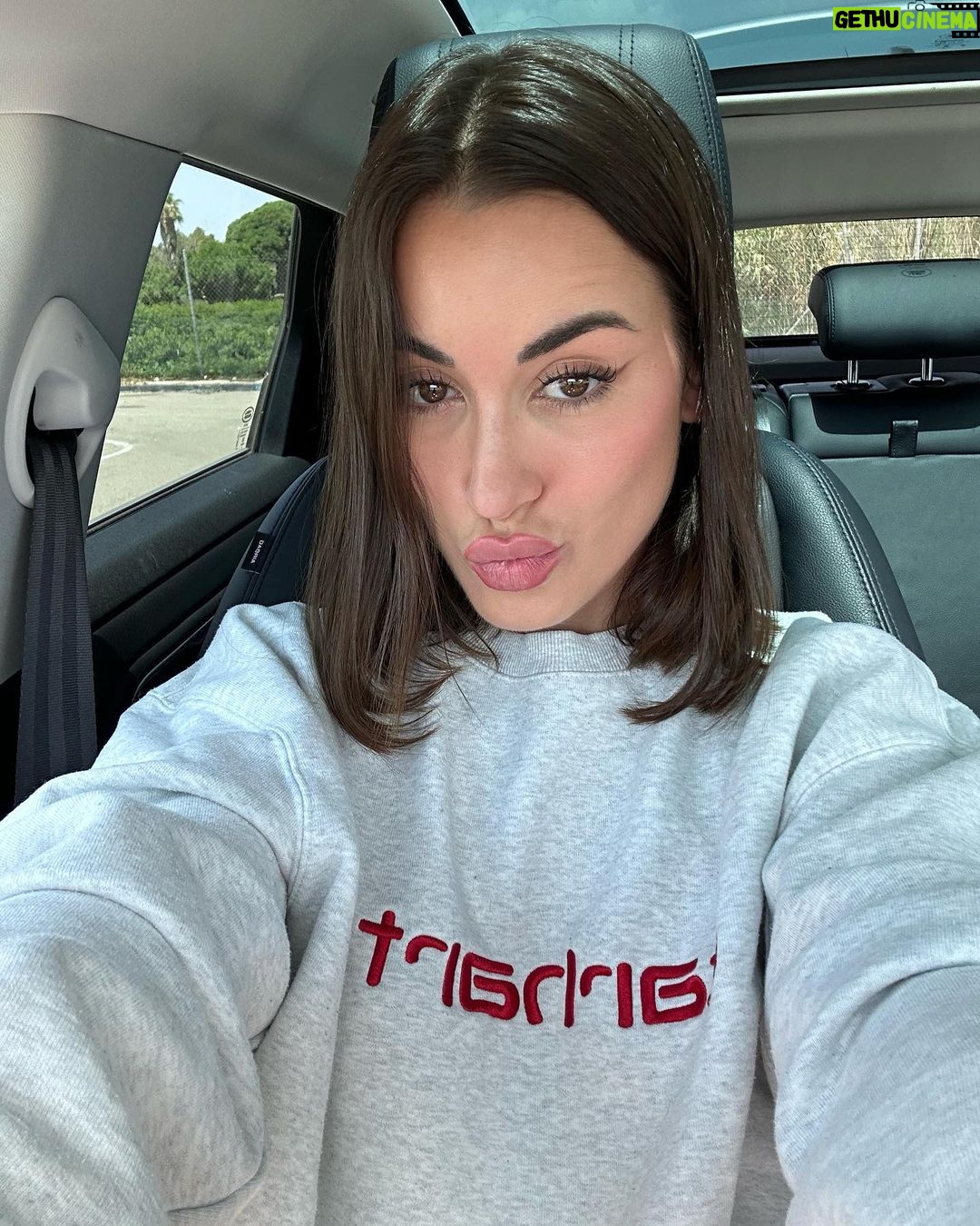 Paula Gonu - 138.2K Likes - mucha gente descontenta con la foto de perfil, pronto la cambio así que si tranquis que no volverán a pasar 9 años❤️