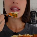 Paula Gonu Instagram – pegamento de pestañas en el ojo y 🌶️mi receta favorita de curryyy link en mi perfil