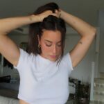 Paula Gonu Instagram – 1. nuevo personaje desbloqueado 
2. el personaje anterior dejándose lavar el pelo
3. el personaje anterior procesando el cambio en el sistema
4. 🔒🔓
5. un palmo de largo y muchas puntas abiertas han abandonado el juego
6. si hacéis zoom en mis tetas veréis que tengo tinte en mi top blanco básico favorito
7. creemos que es el color que merezco verdad??
8. he pensado que quiero cortarle mucho más pero quiero seguir haciéndome coletas
9. primer selfie del nuevo personaje 
10. parece que no pero puestos al lado se nota el cambio de color no??