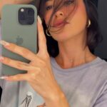Paula Gonu Instagram - mi personaje con llagas en una pensión del país vasco conectada con mi personaje en su casa de barcelona