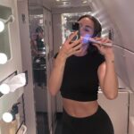 Paula Gonu Instagram - 1. ropa que me compro y me gusta pero nunca me pongo 2. de hace 3 días probándome ropa para una cosa que grabé y sale el 15 de este mes 3. me encanta cuando en una seria dicen algo y Justo lo acabo de leer o escribir🦇 4. girls be like sí o no?? 5. me hice el láser en casi todas partes hace tiempo y a veces se me olvida que en las axilas aún me salen algunos :( 6. es que fue el primer podcast de la coco 7. mi curry, mi favorito🫶🏽 (cuántos has contado en la 5 cuando has hecho zoom??) 8. eso solo los que trabajáis yo vivo en vacaciones 9. quiero que mi próximo vuelo largo sea a Corea 10. si os fijáis en mi oreja llevo el pendiente arriba que estaba tardando 6 meses en curarse y me lo he sacado ya jo
