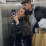 Paula Gonu Instagram - 1. recién maquilladita un día en madrid 2. haciendo recados con Andrés 3. detrás de cámaras de Titanic: lo que realmente había 4. volviendo del gym en Bali, con la toalla en la cabeza porque tenía el pelo chorreando de sudor 5. feliz en la nieve pero hasta el año que viene 6. lo mismo que en la 5 pero con una de mis personas favoritas 7. cuántas veces os ha pasado ptas???? 8. con mi mami y mi nariz antigua celebrando mi cumple en mi rest fav de barcelona (delante teníamos a mi padre y mi tía Lourdes jjj) 9. los ángeles tienen la lengua así 10. y las croquetas se comen aplastadas