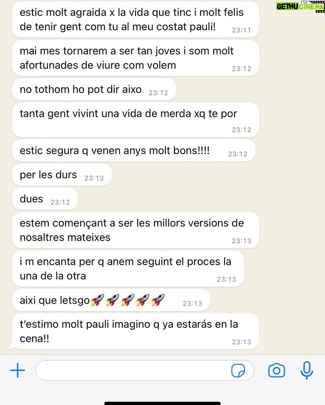 Paula Gonu - 128.4K Likes - 1 2. la noche empezó top
3. y acabó top porque nunca olvidaré el día que casi me quedo sin dedo en bali
4. fui a una fiesta en la playa y justo al llegar escucho a juan luis guerra, el universo me estaba queriendo
5. en el hospital tuve que cantar velitas de darel mientras me cosían porque es la canción con la que se duerme la coco y me da alegría
6. tengo a la mejor gente rodeándome un año más🫶🏽
7. en las próximas semanas tendré que apoyarme en la otra pierna
8. el último atardecer del 2023
9. la chilena más guay y demás personas a las que conocí ayer qué majos todos✨
10. mi canguro durante la noche (mejor dicho mañana) de ayer al que estoy súper agradecida porque sola me hubiese agobiado muchísimo más perdónnnnnn🙏🏽