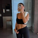 Paula Gonu Instagram - 0. tenéis vídeo en youtube con noticia no sé si buena o mala🥹🙏🏽💗 1-2. hace par de días pal estreno de berlín 3. par de horas después de 1-2 4. lo que me gusta el queso y lo mal que me sienta es proporcional 5. si necesitáis gymbro llamadme no sé nada pero os motivo 6. el risotto que hice ayer y cuya receta veréis pronto 7. desde el camino juan luis guerra vive en mi conducto auditivo 8. siempre ciclos ciclos ciclos 9. cómo me gusta madrid 10. el carabinero o rinoceronte que me comí en el vídeo de sezar blue que por cierto ya lo tenéis en su canal🫶🏽