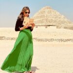 Paulo Coelho Instagram - Hello Mr Coelho Wanted to share this beautiful moment in Egypt.. Reading The Alchemist besides the Pyramids :) Thank you Mr Coelho for lighting up our lives with your inspiring work. You have been my spiritual guide !! Jess