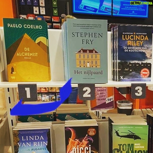 Paulo Coelho Instagram - Amsterdam airport, today