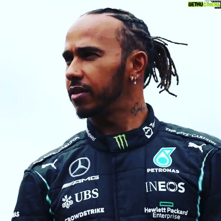 Paulo Coelho Instagram - Dear @lewishamilton : Piquet is currently the driver of the worst president in our history. His racist remarks show the desperate need to return to the spotlight I apologize in the name of the Brazilian people, who respect and love you
