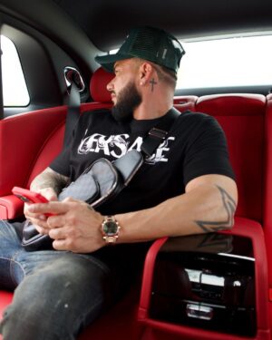 Pauly D. Instagram - 🤔🤔🤔 What’s In The Bag?!! ….. Wrong Answers Only