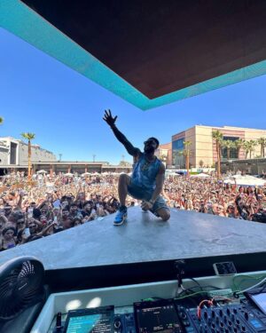 Pauly D. Instagram - God Bless Me It’s Summaaaaaa!!! @wetrepublic ☀️😎