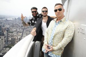 Pauly D. Instagram - Premier Day #jsfamilyvacation 🦆