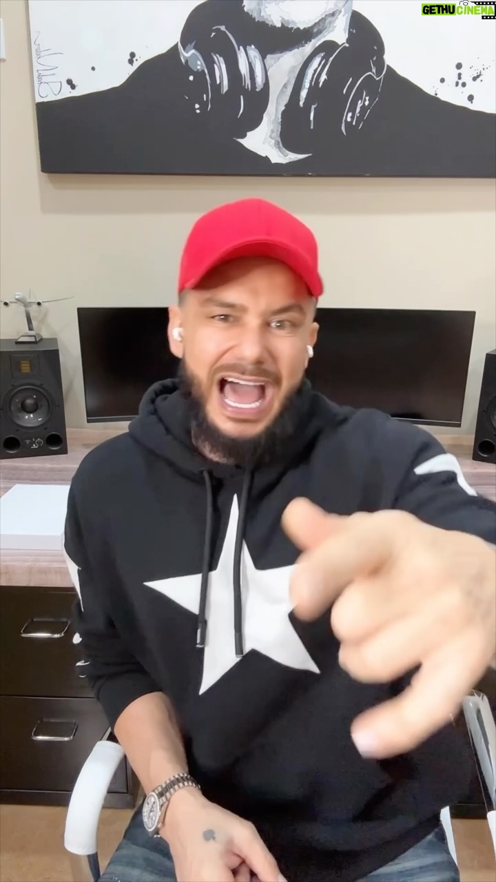 Pauly D. Instagram - The Big Game is heeere!! Ive teamed up with @dk_sportsbook @draftkings to help make this the most exciting Super Bowl yet. Which team are you picking? Let me know! Yeeeahh budddy!! π ποΈ #dkpartner
