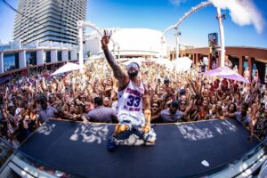 Pauly D. Instagram - I Love Bday Celebrations This Time A Yearrrrr!!!!!! 🇺🇸🎂🙌

📸 @koollpics