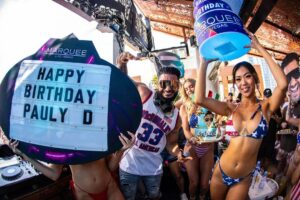 Pauly D. Instagram - I Love Bday Celebrations This Time A Yearrrrr!!!!!! 🇺🇸🎂🙌

📸 @koollpics