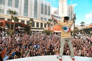 Pauly D. Instagram - Epic Kick Off To The Vegas Pool Season Today @taobeach 🏖️👙!!! Shout Out To Everyone That Came Out!!!! What Vegas Pauly D Party Are You Coming To Next?!! 🙌🙌🙌🙌

📸 @tobyacuna