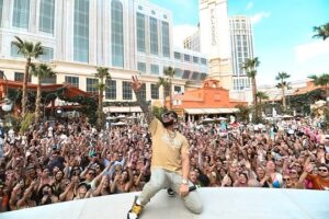 Pauly D. Instagram - Epic Kick Off To The Vegas Pool Season Today @taobeach 🏖️👙!!! Shout Out To Everyone That Came Out!!!! What Vegas Pauly D Party Are You Coming To Next?!! 🙌🙌🙌🙌

📸 @tobyacuna