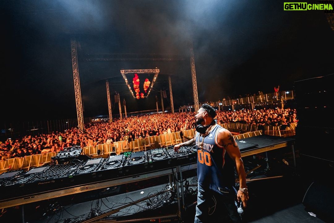 Pauly D. Instagram - #decadenceaz 🙌🙌 <——- Swipe 📷 @luisdcolato @jacobtylerdunn