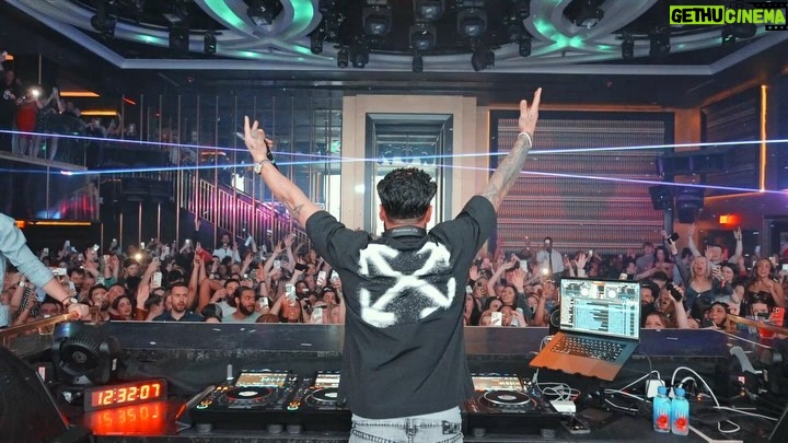 Pauly D. Instagram - @djpaulyd always bringing the heat to Boston🔥 Recap last Friday at #MemoireBoston 🍾