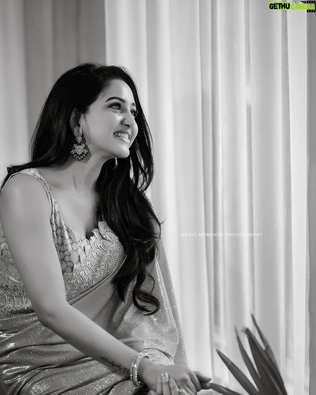 Pavani Reddy Instagram - EMPOWERED to be IMPERFECT @magicmomentsphotography4u @creativesolutions.lk @nr_bridal_