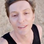 Pavel Volya Instagram – Девочки, с вашим днем! Люблю и крепко обнимаю!
