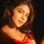 Pavithra Lakshmi Instagram - Happy valentines day to all♥️🫶 Love is one thing we all need more of so In a world where you can be anything, choose to be kind♥️ Shot and edited @vigneshkumar.rb Makeup @ratnamakeupartist Hair @mahi_hairdo