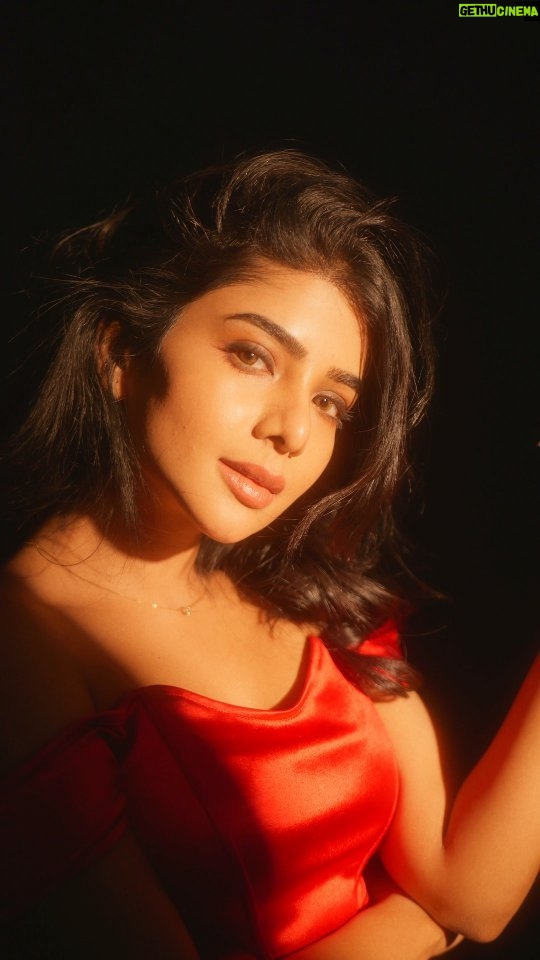Pavithra Lakshmi Instagram - Happy valentines day to all♥️🫶 Love is one thing we all need more of so In a world where you can be anything, choose to be kind♥️ Shot and edited @vigneshkumar.rb Makeup @ratnamakeupartist Hair @mahi_hairdo
