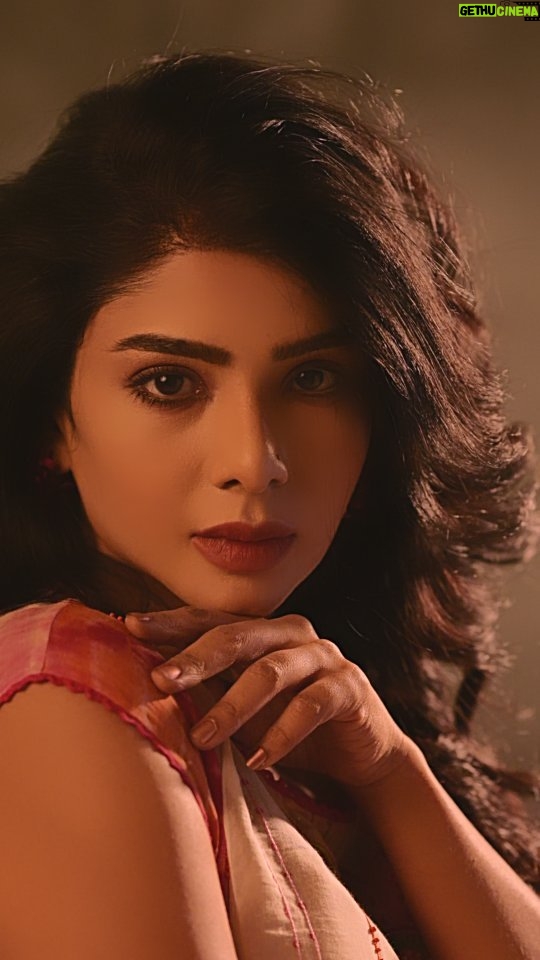 Pavithra Lakshmi Instagram - Shot by: @en.nizharpadam Styling: @keerthysampath Makeup: @imaikkaa_by_nivi Hairdo: @srijamohan_artistry Makeup Assitant: @swapna.balaji.18 Outfit: @capisvirleo