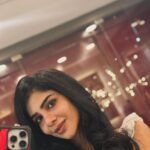 Pavithra Lakshmi Instagram – Mirror mirror on the wall, take a selfie and that is all❤️🫶🏻🙌