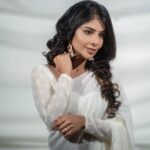 Pavithra Lakshmi Instagram - @pavithralakshmioffl 🤍✨ styled by: @ishwaryaalaguvel photographer: @murlee_photography makeup & hair: @kaviyaartistry_off @sweh_artistry saree & blouse: @niga_designers earrings: @rang_akankshanegi Photography team @_xavierphotography_ @vbee_in @_x.aj.x_ @gowsigun_hlb