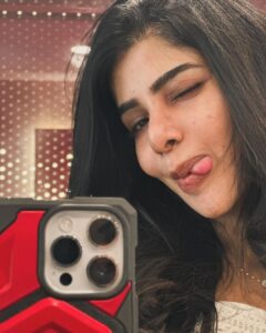 Pavithra Lakshmi Instagram - Mirror mirror on the wall, take a selfie and that is all❤️🫶🏻🙌