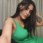 Pavitra Punia Instagram - Not a very flower baby but this tiny bud looks cool 🌼