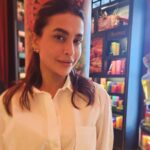 Pavitra Punia Instagram - Ek baar phir milo pehli baar ki Tarah , Ke phir dekhna Hai tumhe pehli baar ki tarah" It was a day at Ceylon #spaceylon #pavitraapuniya #pavitraa