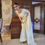 Pavitra Punia Instagram – This saree has my heart ❤️ 

Thank you @zalfrombenaras 
And Ankita  @connectedforfashion 

#pavitrapunia #pavitraa #pavitraapuniya