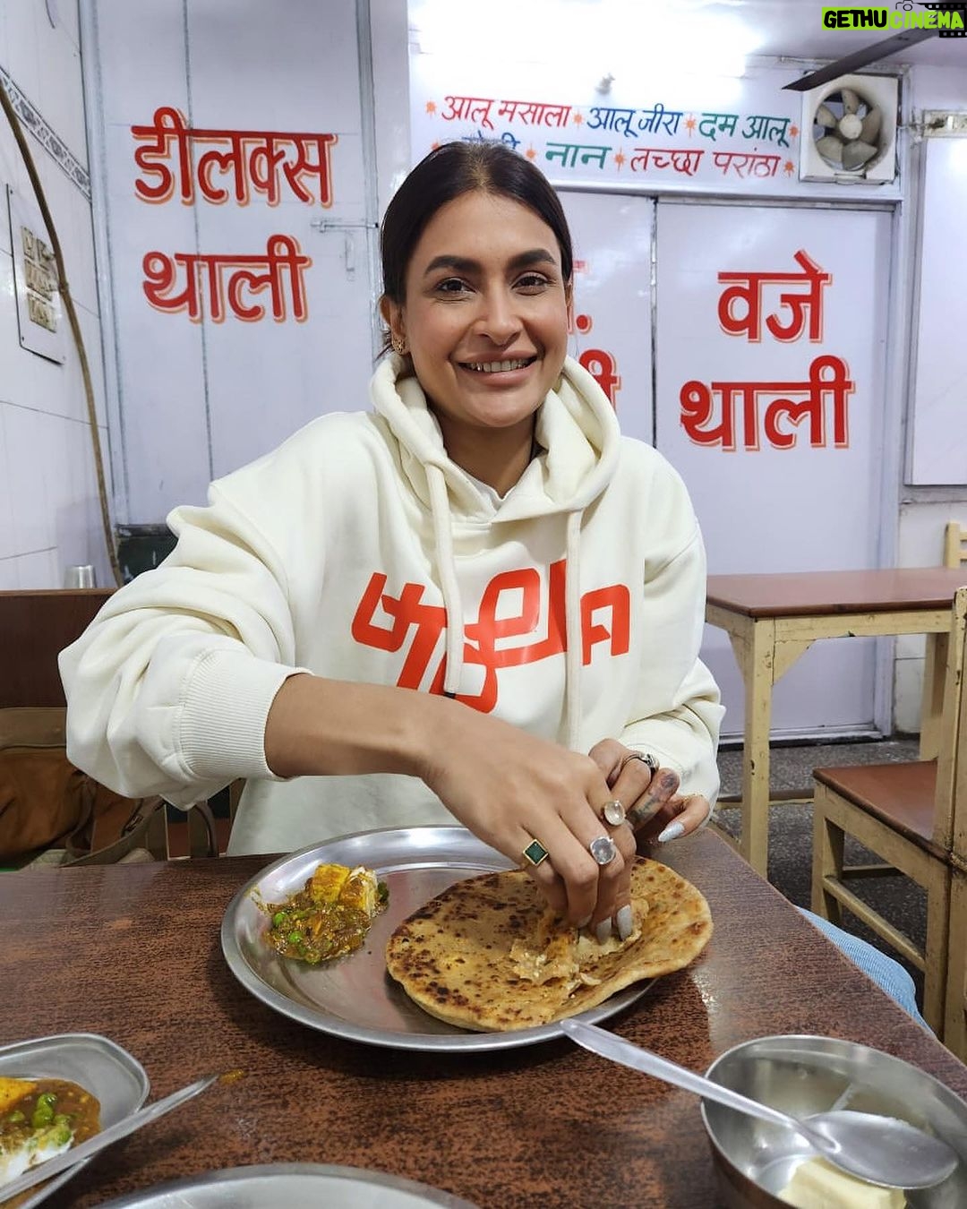 Pavitra Punia Instagram - See you all next year , bye 2023 Enroute shri mata vaishnodevi 🛕 Miss you so much daddy 🥹 be warm there in heavens it’s winter ❄️ time 🧣❤️ love you forever . Mummy misses you a lot. #pavitrapunia #pavitraa #pavitra #byebye2023