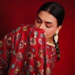 Pavitra Punia Instagram - Paint the town red this Christmas 🎄 in desi style. Desi Santa 🧑‍🎄 #pavitrapunia #fashion #style #glam #ﬁtness