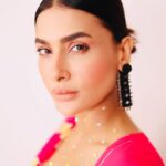 Pavitra Punia Instagram - Series no 2 Pairing this beautiful #anarkalisuit with black #stilettos and my favourite nic nac accessories some #crystals and #diamonds. A studded watch and black pearl and mixed mirror earrings. Minal look of nude eye shadow a baby pink eyeliner for the sharpness on the edges. Baby pink lipstick 👄 This beautiful simple yet chique Anarkali suit from #bunaai. And my black beauties from #zara is all that international #valentino look for this wedding season for that one dulhe ki “naukari karne wali” behan. Outfit from @bunaai Earrings from @bunaai Heels from @zara Watch from @audemarspiguet 💋💋💋💋💋 #pavitrapunia #fashion #style #fashiondiary
