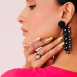 Pavitra Punia Instagram - Series no 2 Pairing this beautiful #anarkalisuit with black #stilettos and my favourite nic nac accessories some #crystals and #diamonds. A studded watch and black pearl and mixed mirror earrings. Minal look of nude eye shadow a baby pink eyeliner for the sharpness on the edges. Baby pink lipstick 👄 This beautiful simple yet chique Anarkali suit from #bunaai. And my black beauties from #zara is all that international #valentino look for this wedding season for that one dulhe ki “naukari karne wali” behan. Outfit from @bunaai Earrings from @bunaai Heels from @zara Watch from @audemarspiguet 💋💋💋💋💋 #pavitrapunia #fashion #style #fashiondiary