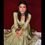 Pavitra Punia Instagram - So this season indian wear will be done in next few days post. Series 1 Wearing @colourfulthreads.in PR @issavibe_pr Hairclips @saar_beauty Hair @hairstylist.julie Jewels - straight from my closet. Heels - straight from my closet. #pavitraa #pavitrapunia