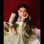 Pavitra Punia Instagram - So this season indian wear will be done in next few days post. Series 1 Wearing @colourfulthreads.in PR @issavibe_pr Hairclips @saar_beauty Hair @hairstylist.julie Jewels - straight from my closet. Heels - straight from my closet. #pavitraa #pavitrapunia