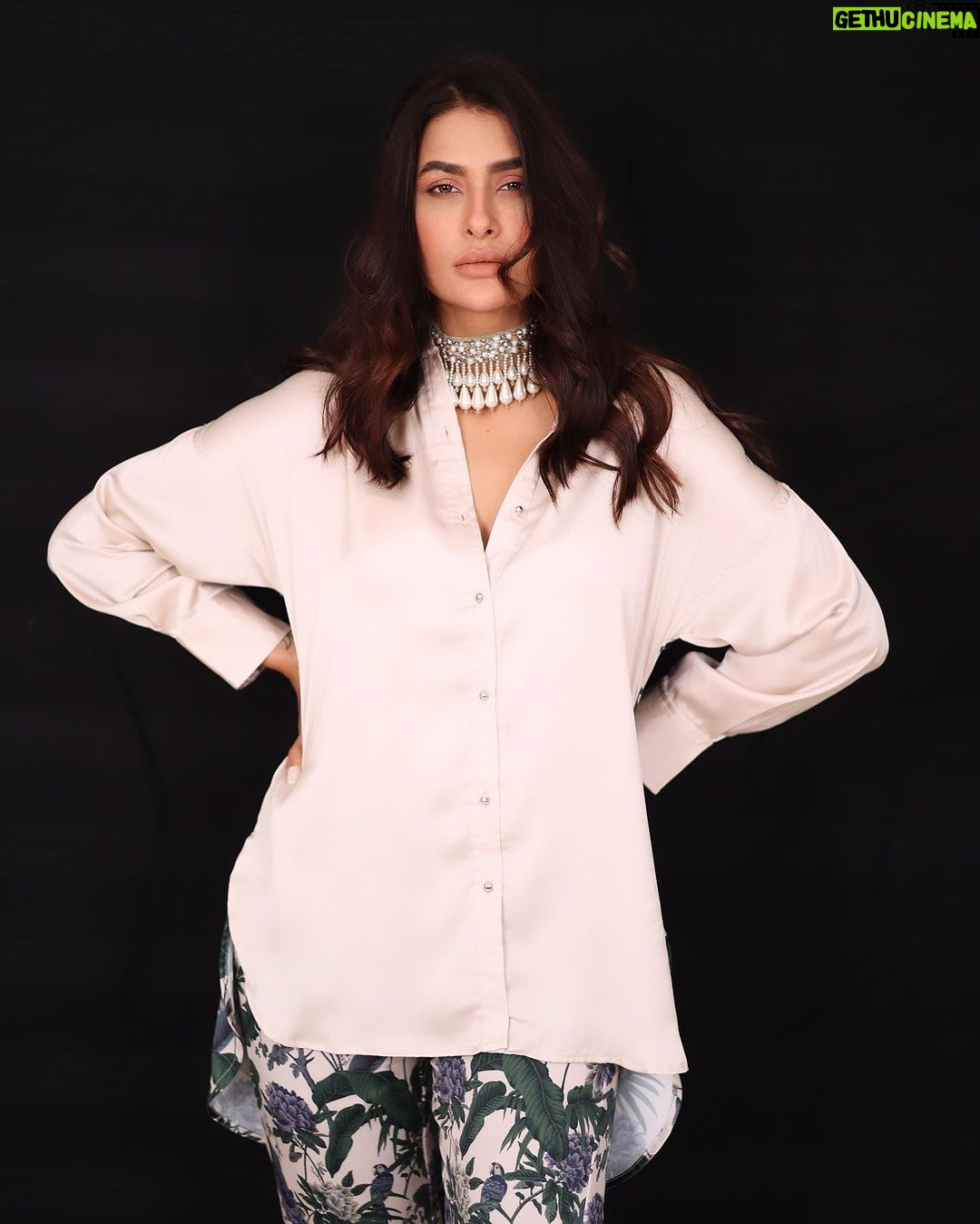 Pavitra Punia Instagram - Some me time at home π‘ with team just to pamper myself. π Wearing @chiquestudio π³ π Necklace @amamajewels π Heels @gianvitorossi π Hairstyling @hairstylist.julie Makeup @pavitrapunia_ (itβs me hi) As naresh @neelsannaresh is unavailable π€·π»ββοΈ πΈ @shadank_photography #pavitrapunia #pavitraa