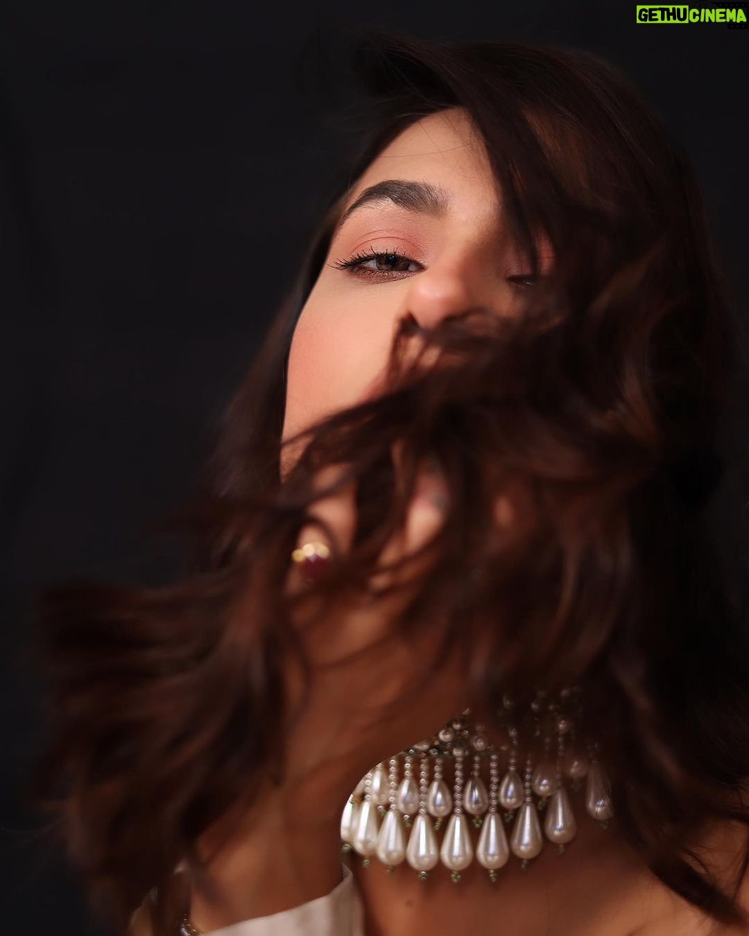 Pavitra Punia Instagram - Some me time at home π‘ with team just to pamper myself. π Wearing @chiquestudio π³ π Necklace @amamajewels π Heels @gianvitorossi π Hairstyling @hairstylist.julie Makeup @pavitrapunia_ (itβs me hi) As naresh @neelsannaresh is unavailable π€·π»ββοΈ πΈ @shadank_photography #pavitrapunia #pavitraa