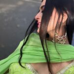 Pavitra Punia Instagram - Dump series 2 ( #showoff ) Hair, makeup , styling , jewellery aur mera side profile. 🧿 #pavitraapuniya