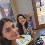 Pavitra Punia Instagram – Coffee ☕️ with my gals 👧 👧

@sinhavantika 
@moushumibanerji 

#pavitraapuniya